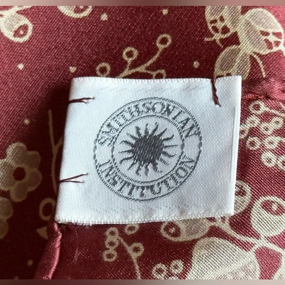 Smithsonian “Wisteria Lace” Silk Scarf NWT - Picture 4 of 9